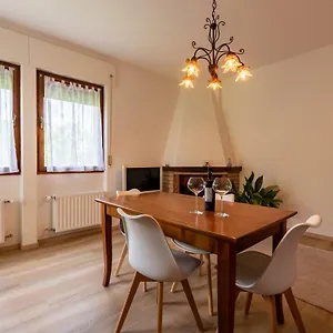 spazioso-appartamento-ai-piedi-delle-montagne.hotelinveneto.com/